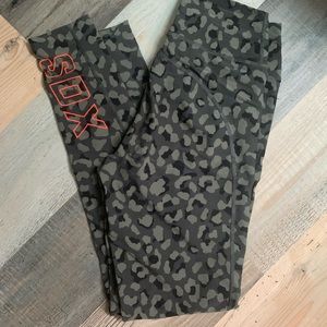 White Fox Active Camo Leggings (S)